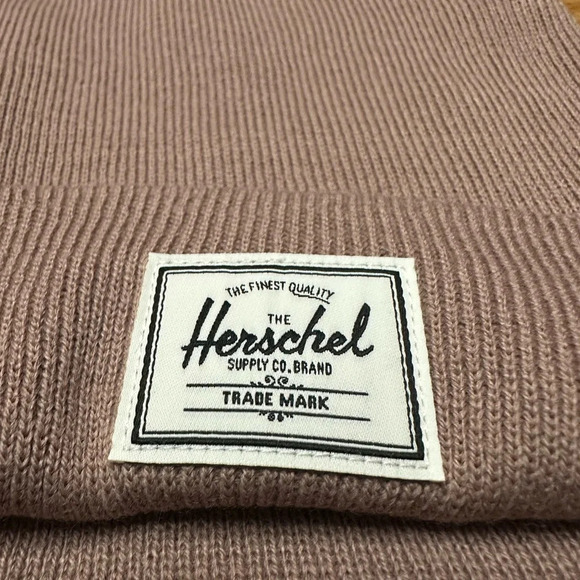 Herschel Supply Co NWT Ash rose knit Elmer Beanie $25 MSRP - Picture 8 of 8